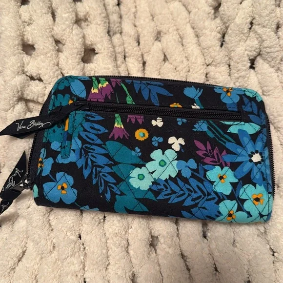 Vera Bradley wallet and wristlet - Picture 3 of 6